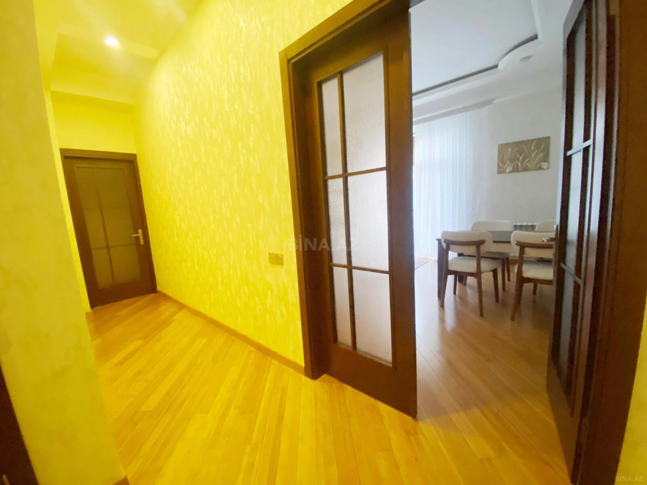 Kirayə verilir 2 otaqlı mənzil 100 m²