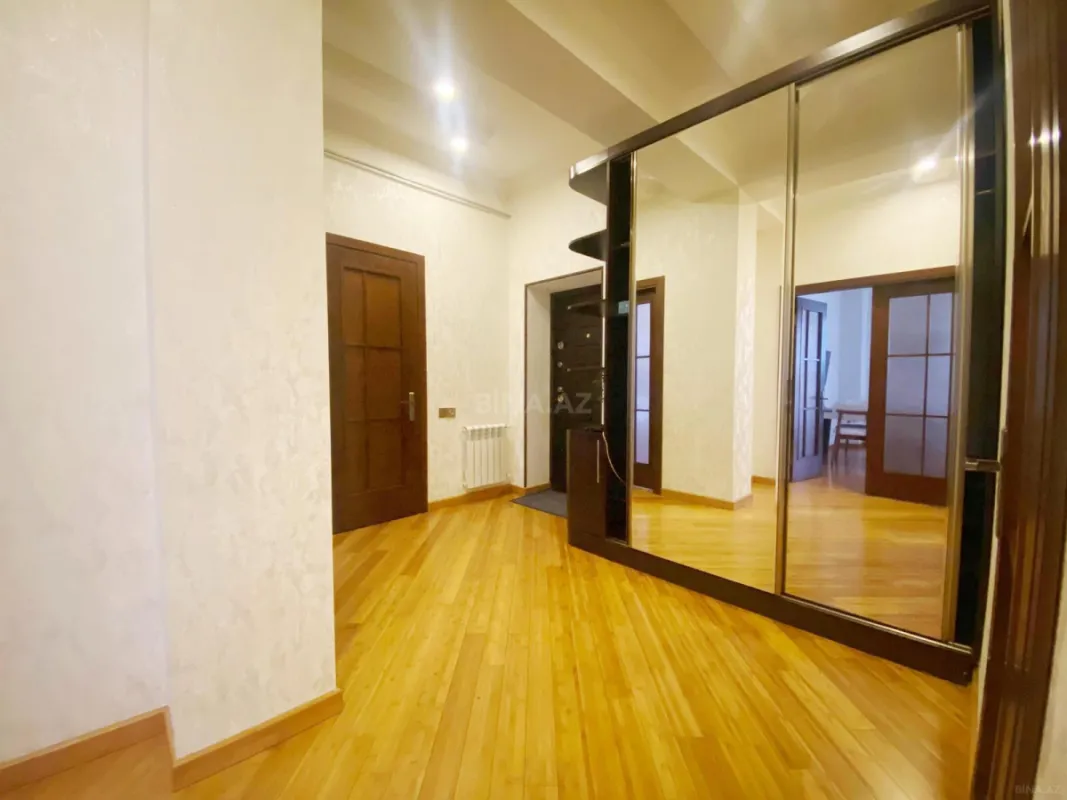 Kirayə verilir 2 otaqlı mənzil 100 m²