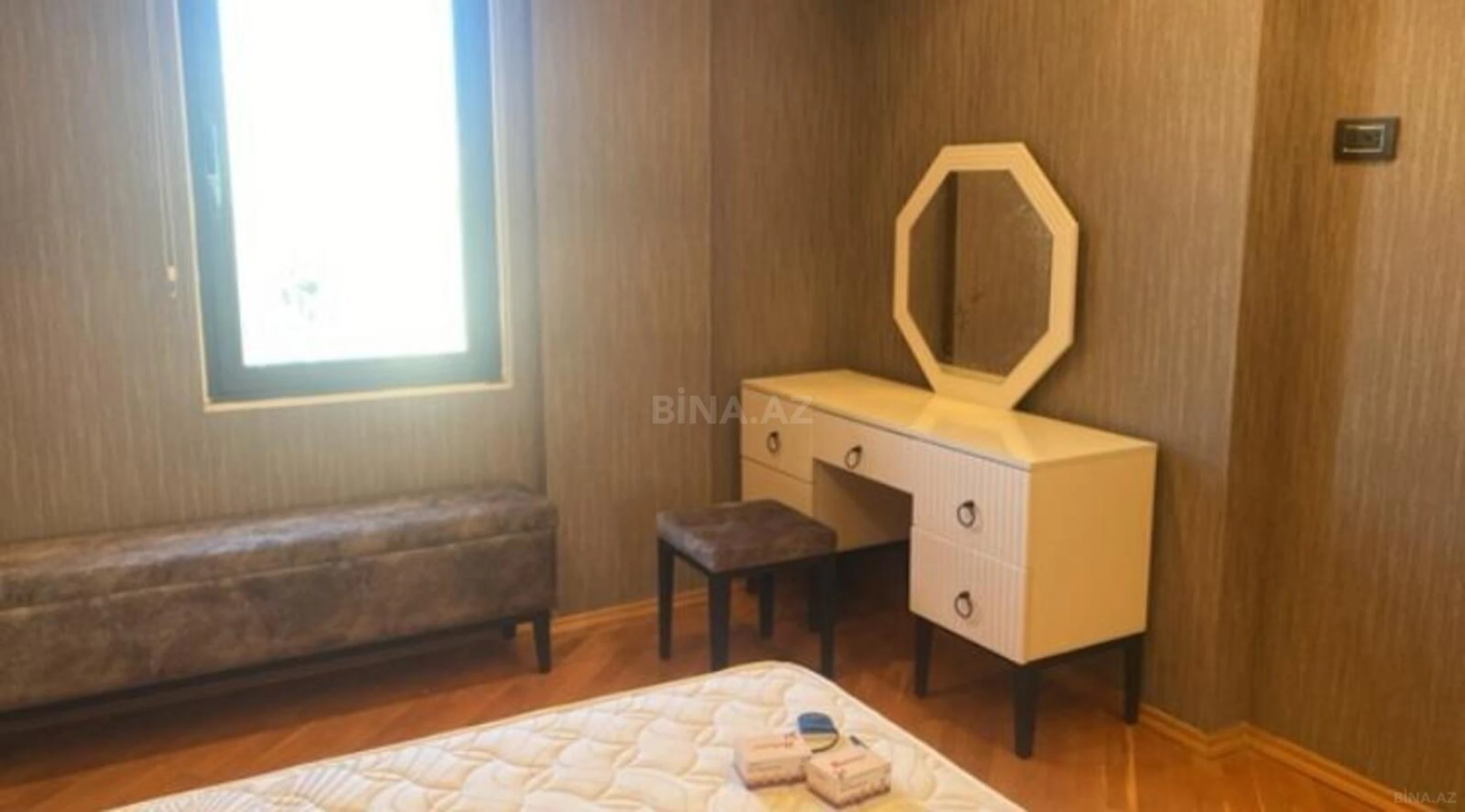 Kirayə verilir 2 otaqlı mənzil 78 m²