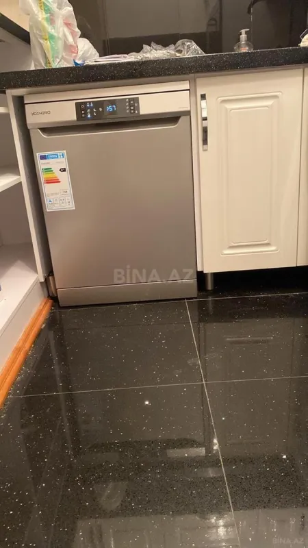 Kirayə verilir 2 otaqlı mənzil 78 m²