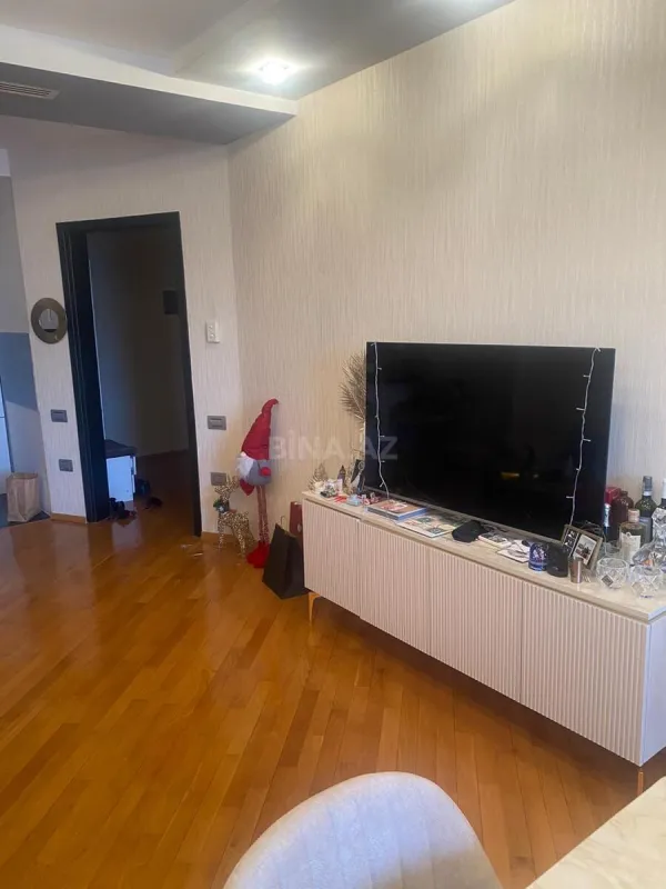 Kirayə verilir 2 otaqlı mənzil 78 m²