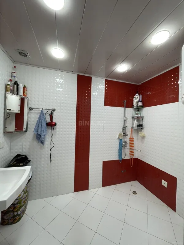 Satılır 2 otaqlı mənzil 92 m²