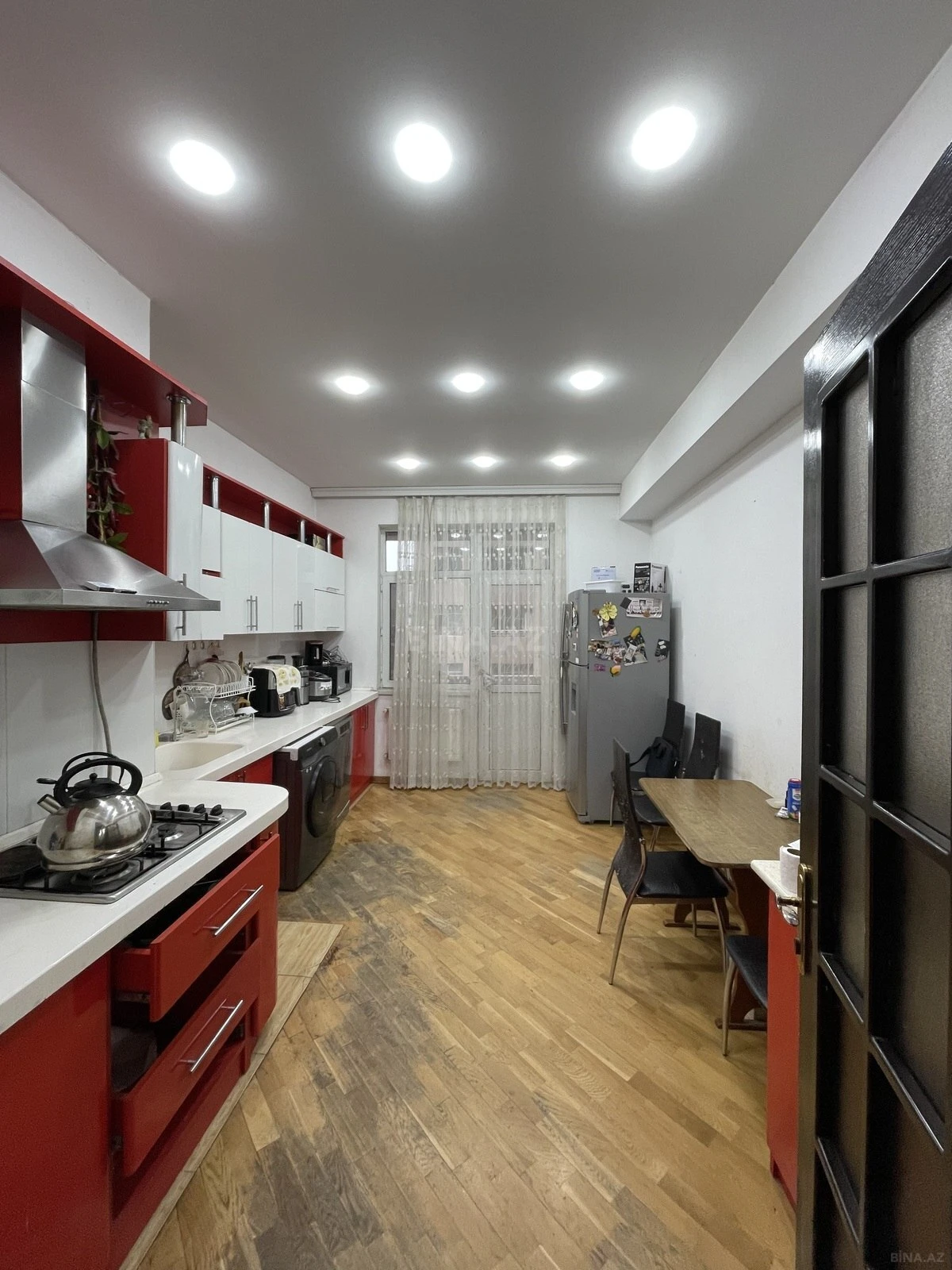 Satılır 2 otaqlı mənzil 92 m²