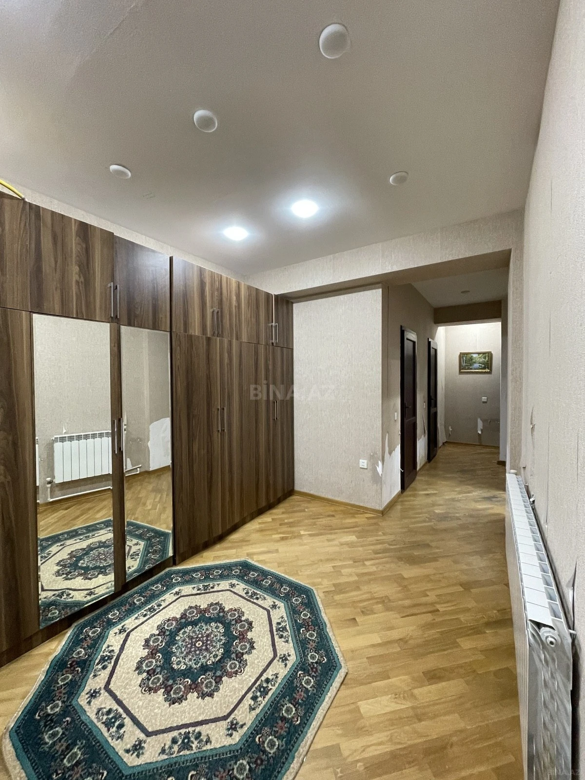 Satılır 2 otaqlı mənzil 92 m²