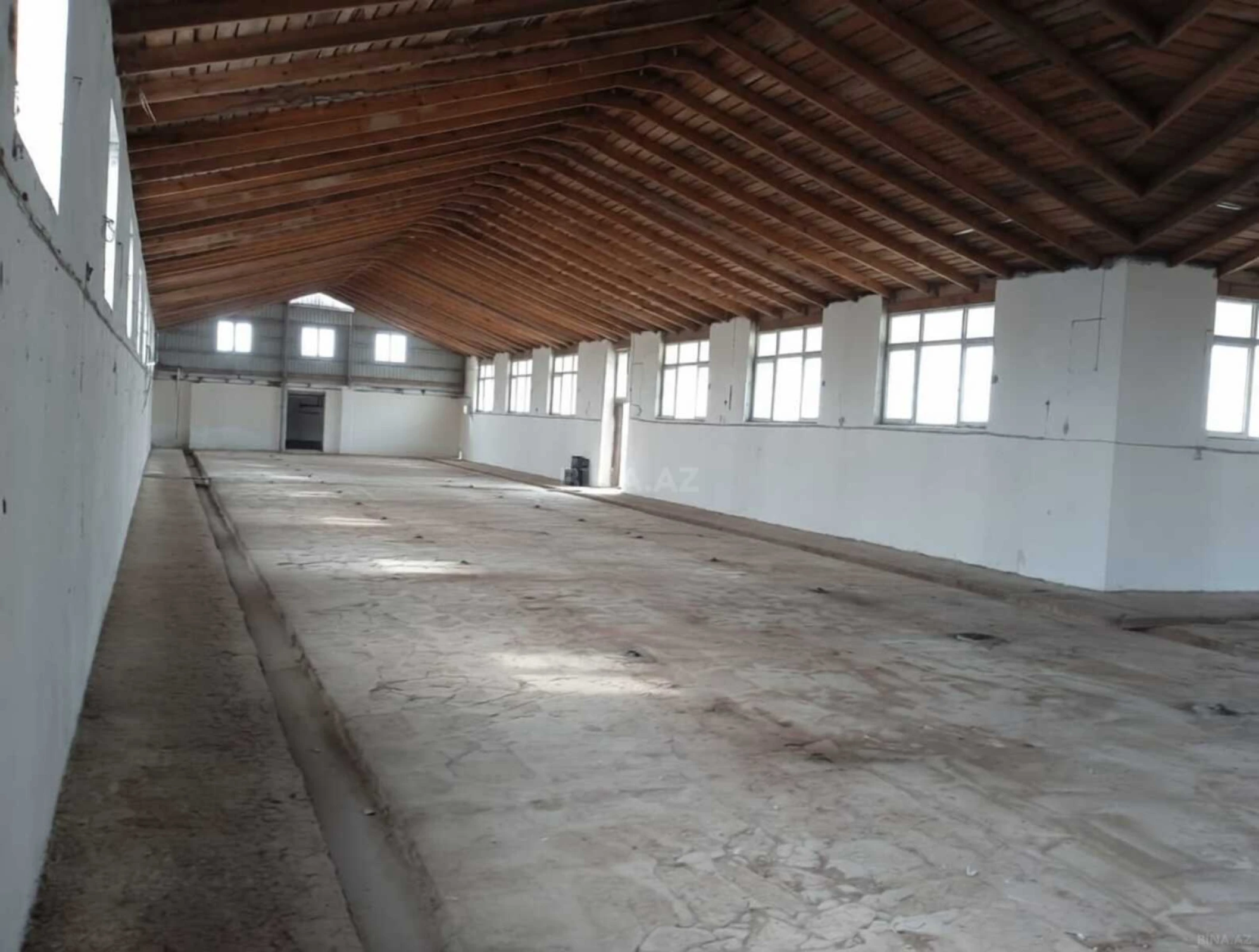 Satılır obyekt 1025 m²