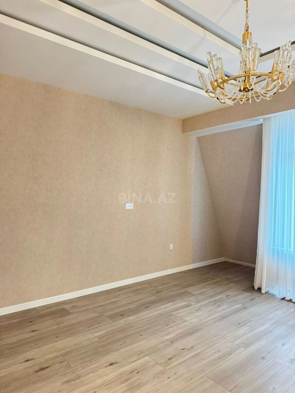 Kirayə verilir 5 otaqlı ofis 215 m²