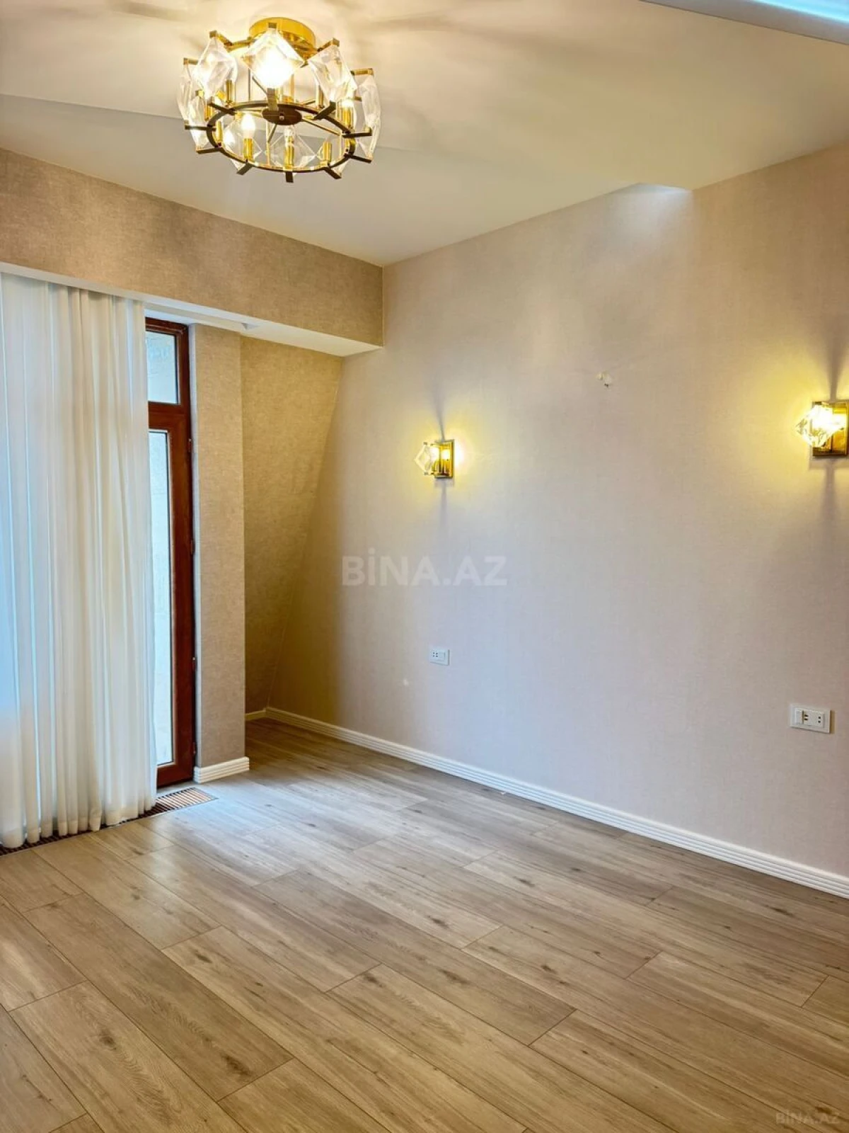 Kirayə verilir 5 otaqlı ofis 215 m²