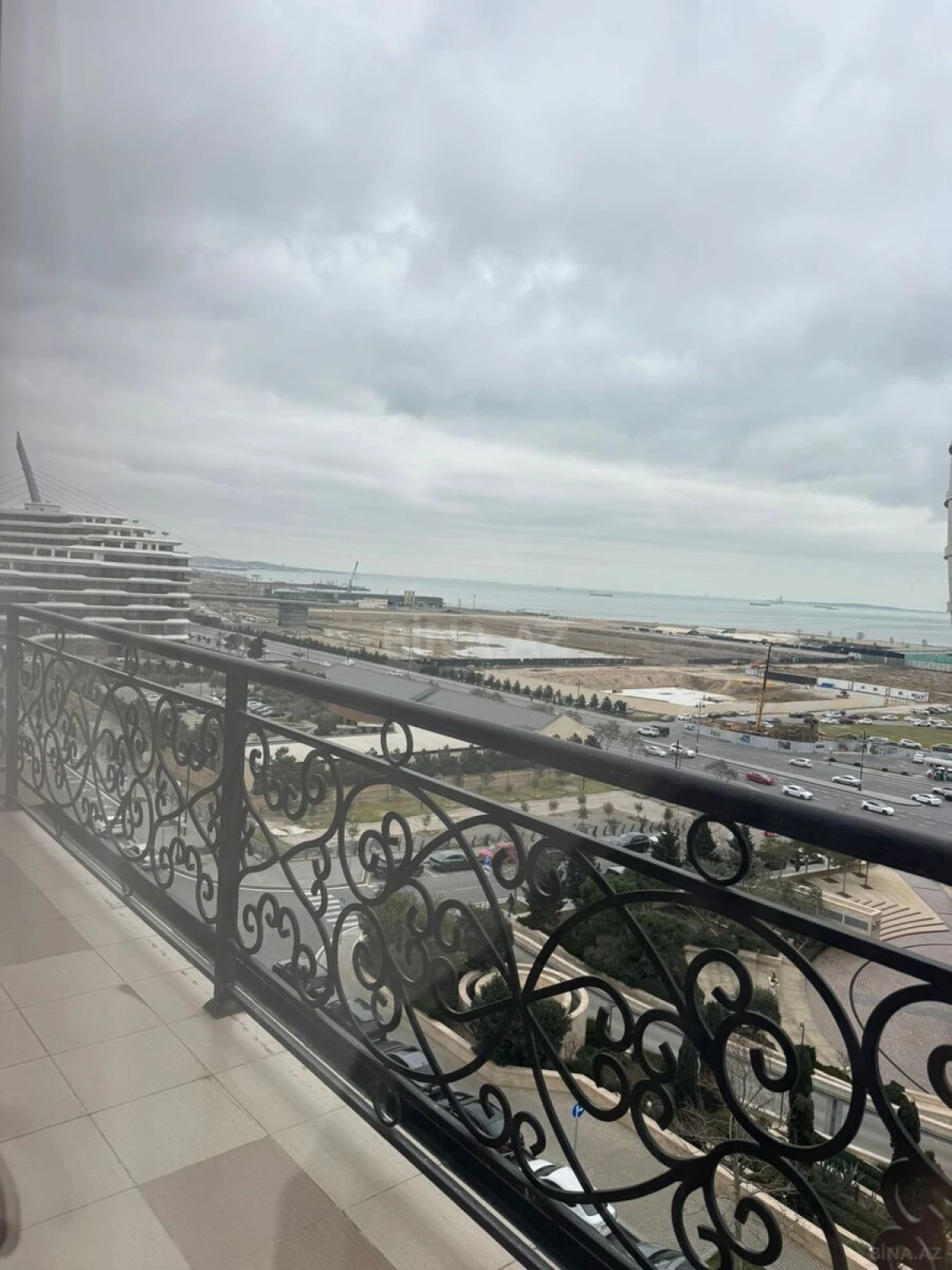 Kirayə verilir 5 otaqlı ofis 215 m²