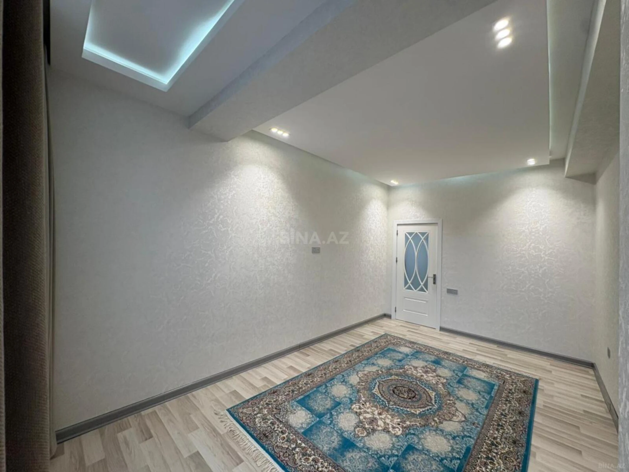 Satılır 4 otaqlı mənzil 90 m²