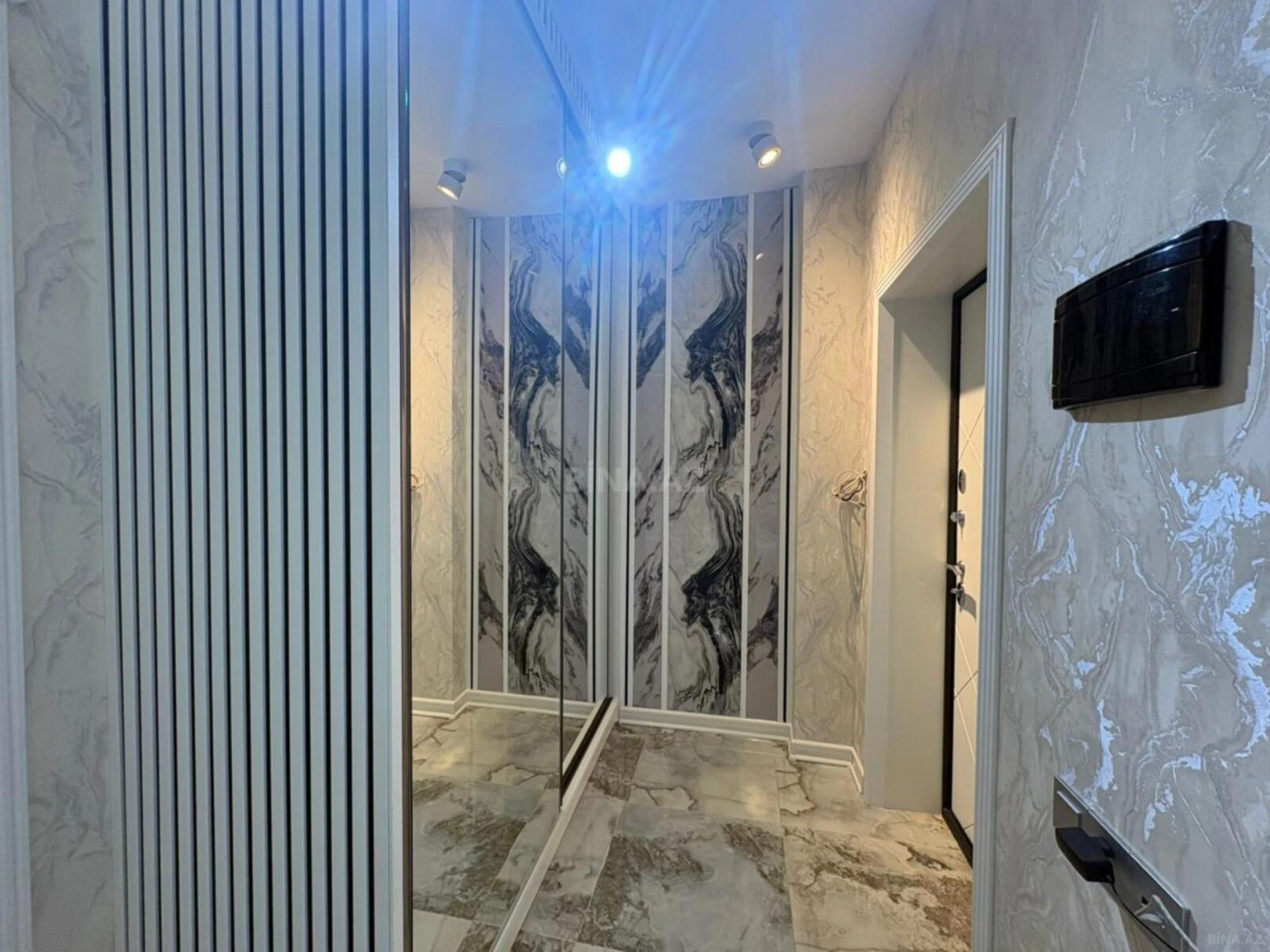 Satılır 4 otaqlı mənzil 90 m²