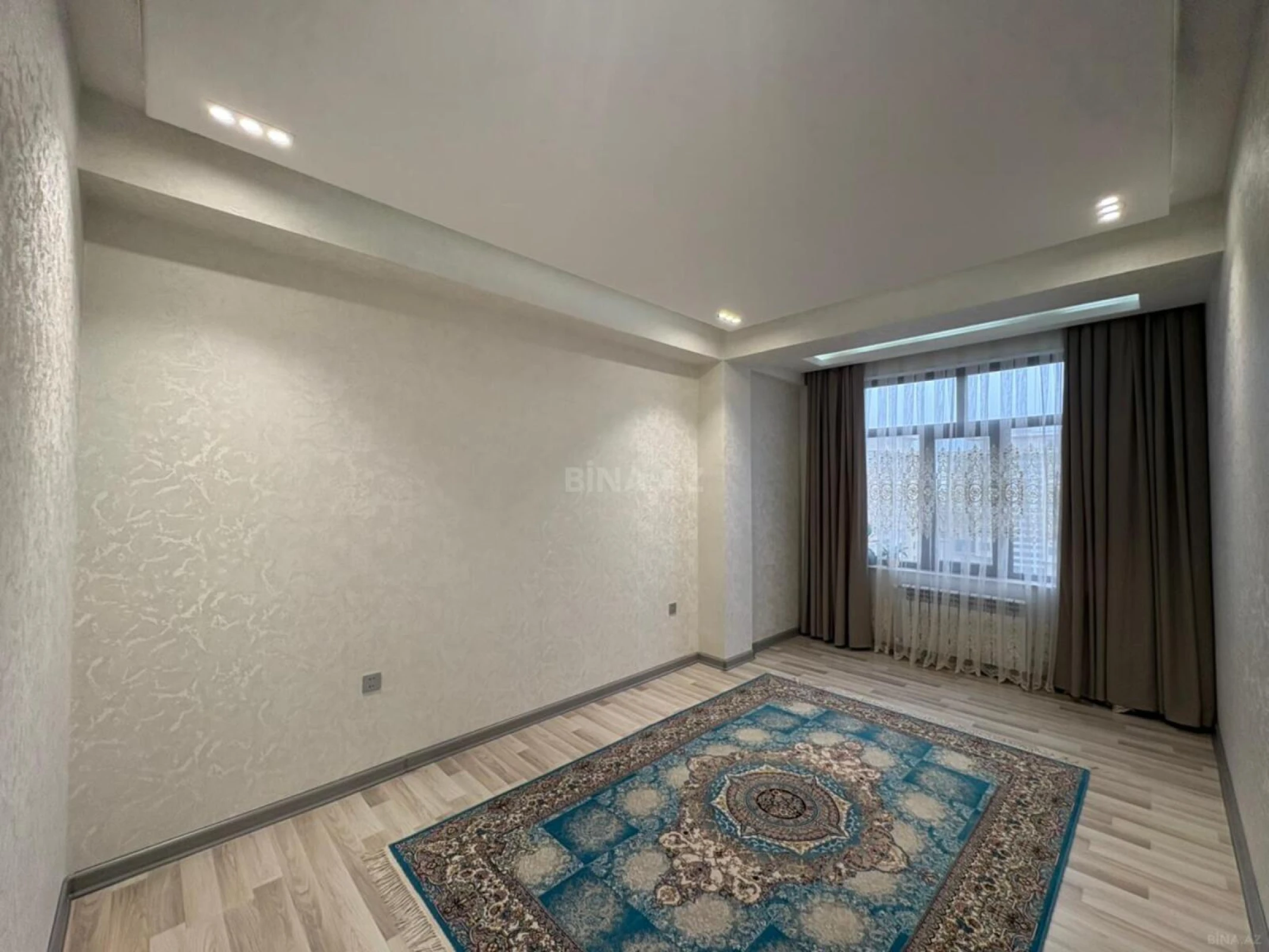 Satılır 4 otaqlı mənzil 90 m²