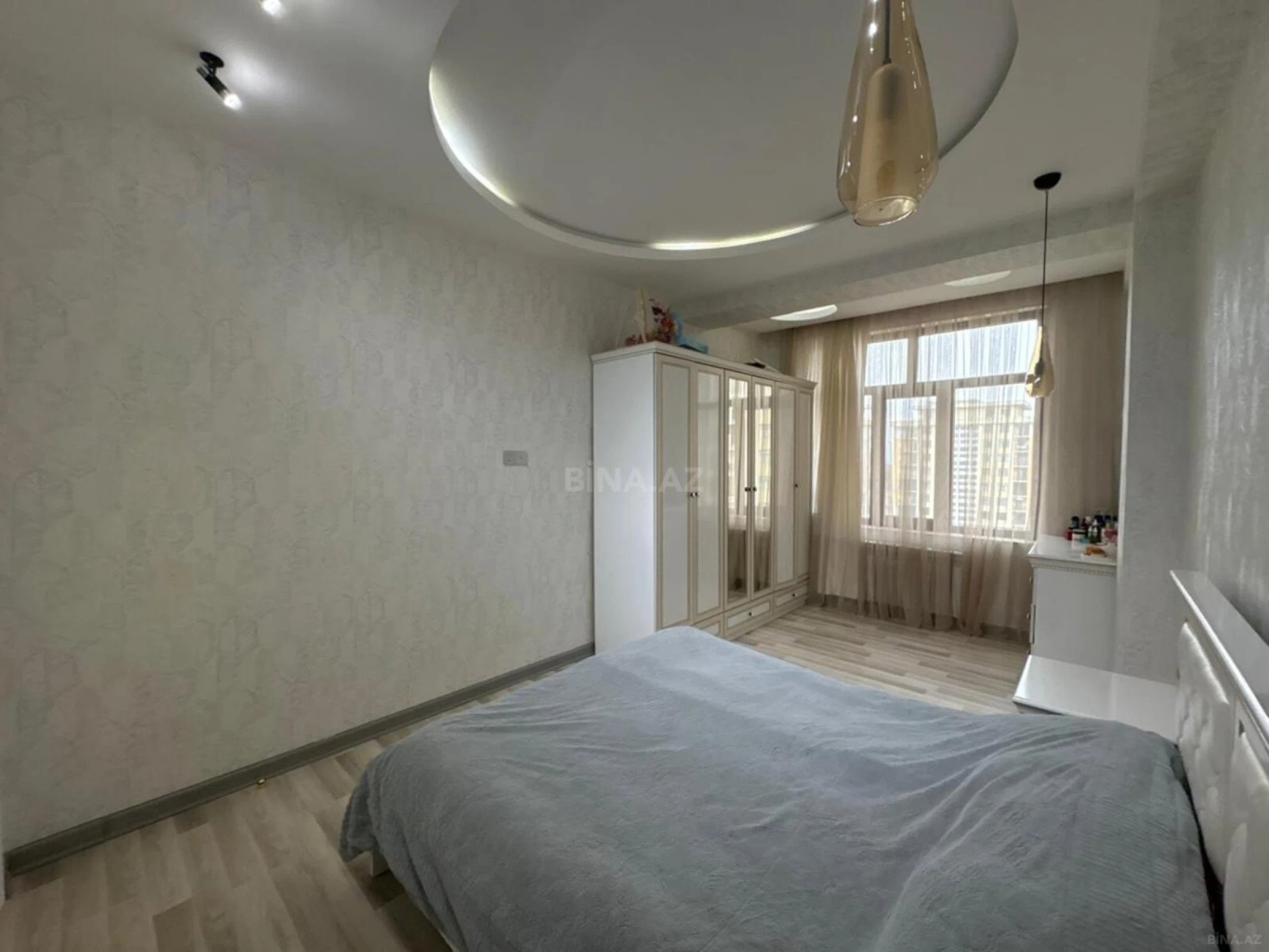 Satılır 4 otaqlı mənzil 90 m²