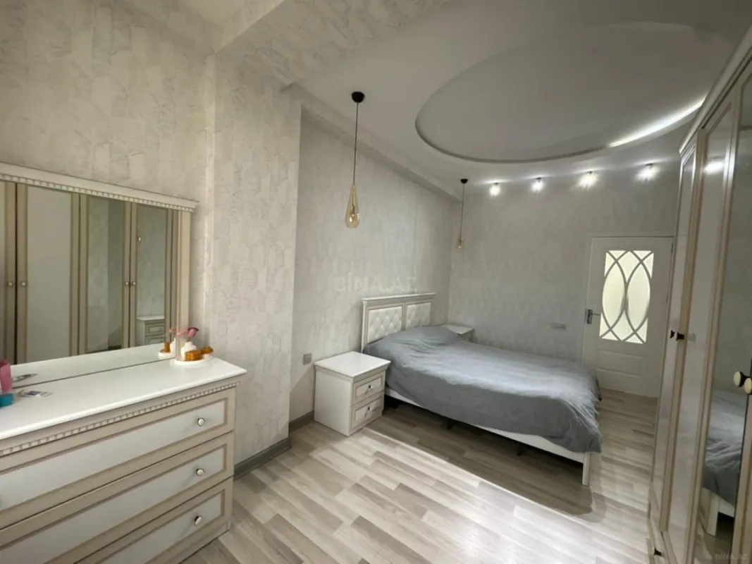 Satılır 4 otaqlı mənzil 90 m²