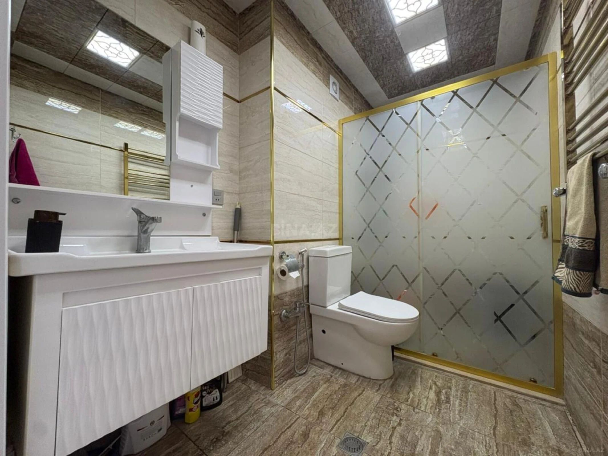 Satılır 4 otaqlı mənzil 90 m²