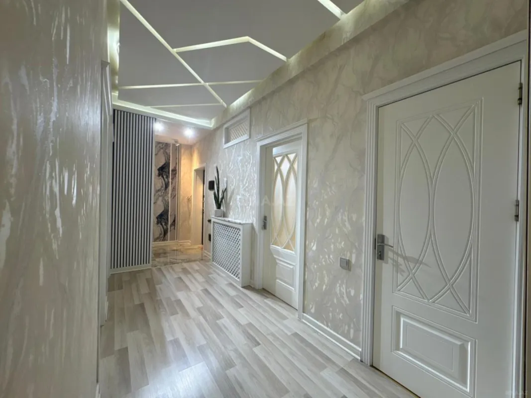 Satılır 4 otaqlı mənzil 90 m²