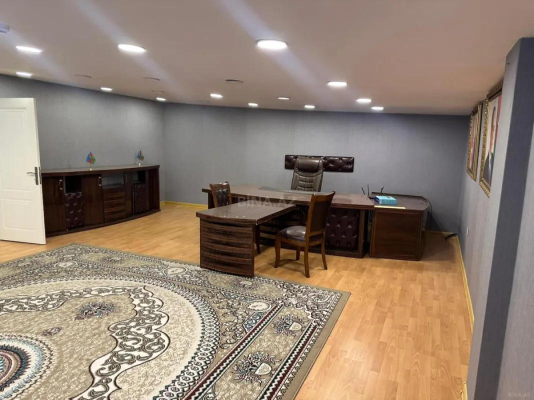 Kirayə verilir 4 otaqlı ofis 200 m²