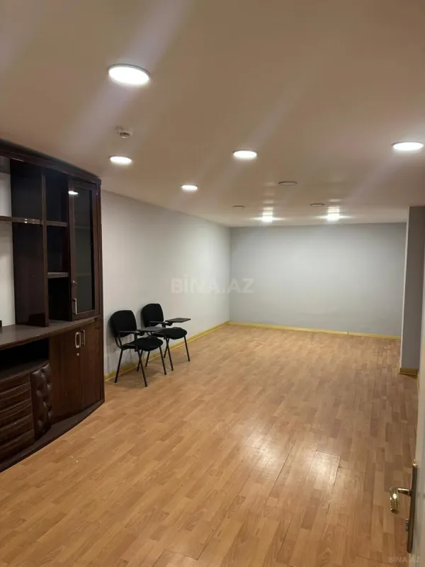 Kirayə verilir 4 otaqlı ofis 200 m²