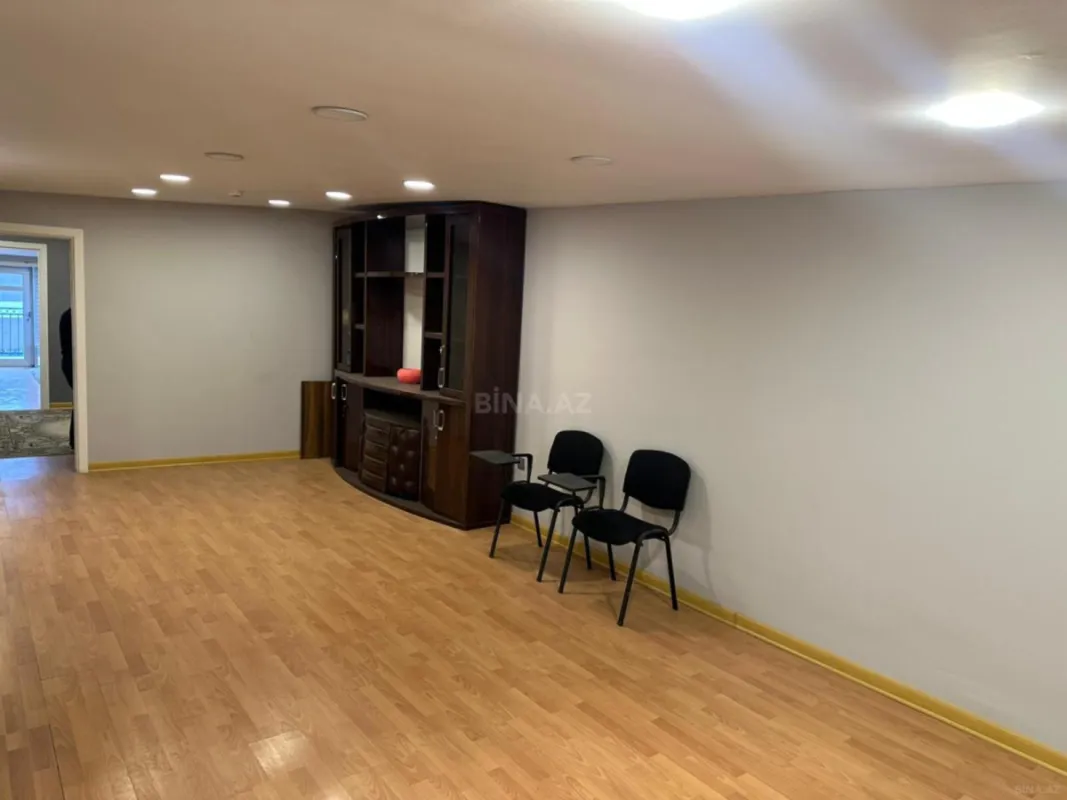 Kirayə verilir 4 otaqlı ofis 200 m²
