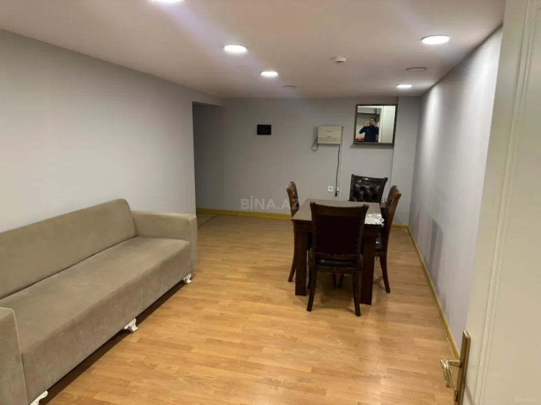 Kirayə verilir 4 otaqlı ofis 200 m²