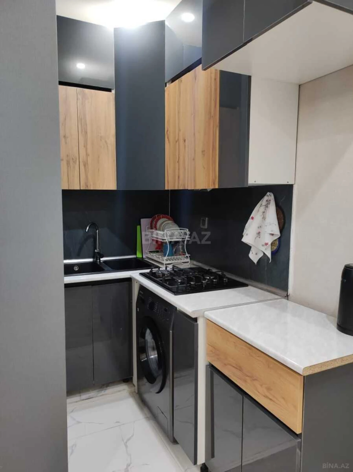 Satılır 2 otaqlı mənzil 75 m²