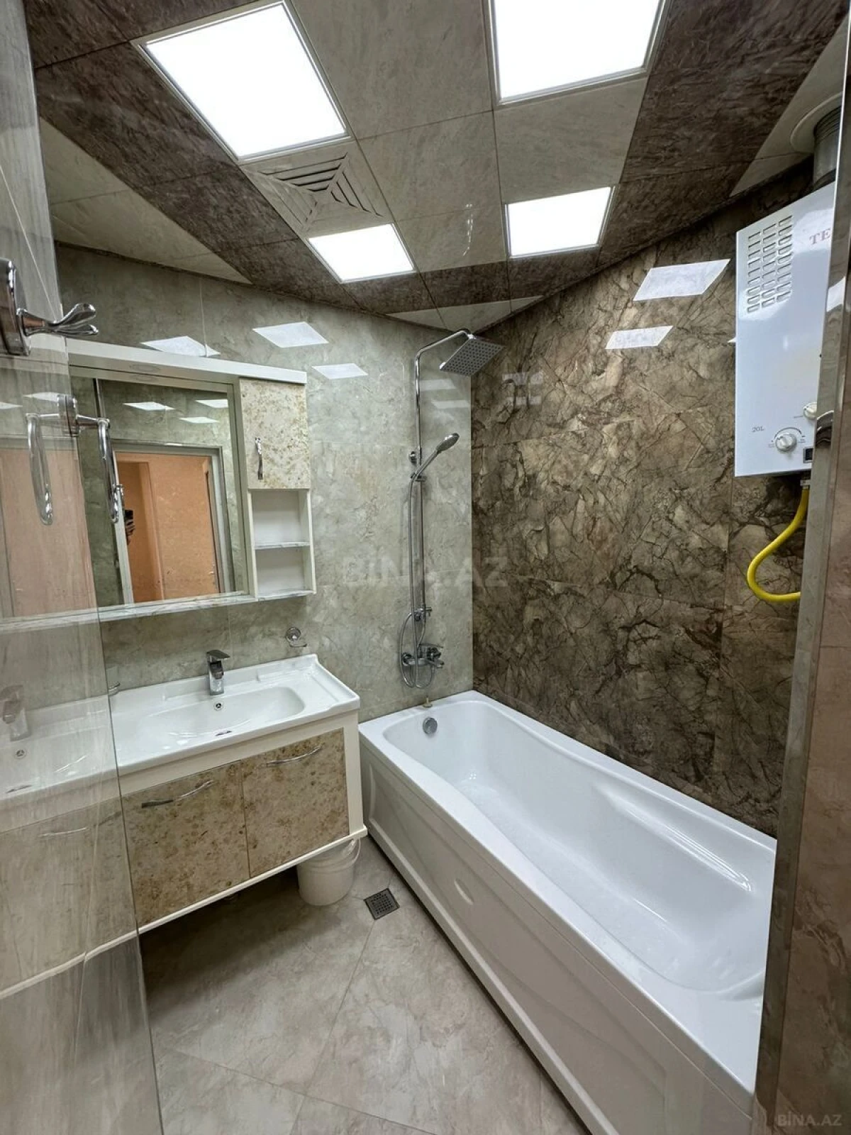 Satılır 2 otaqlı mənzil 60 m²