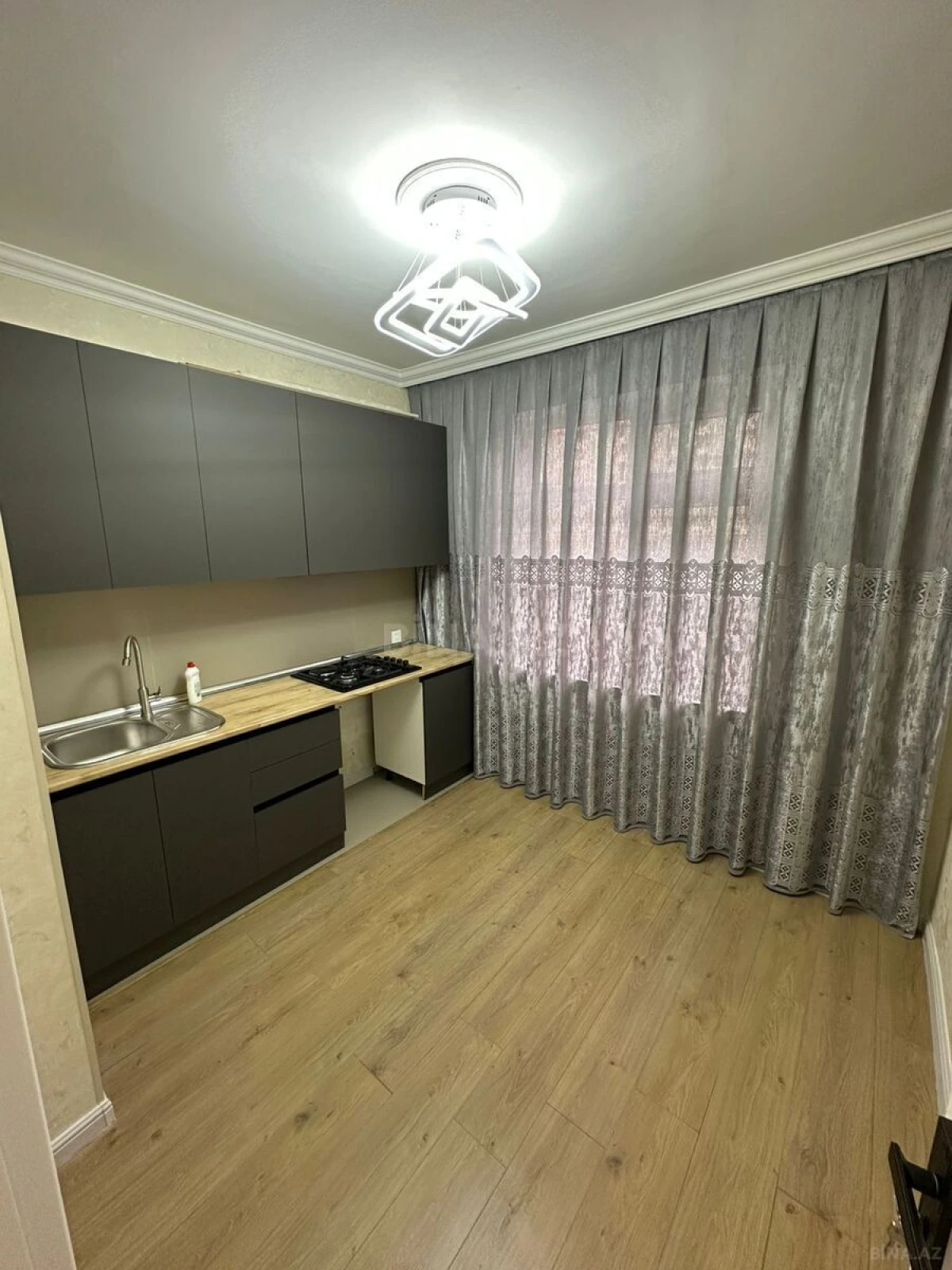 Satılır 2 otaqlı mənzil 60 m²