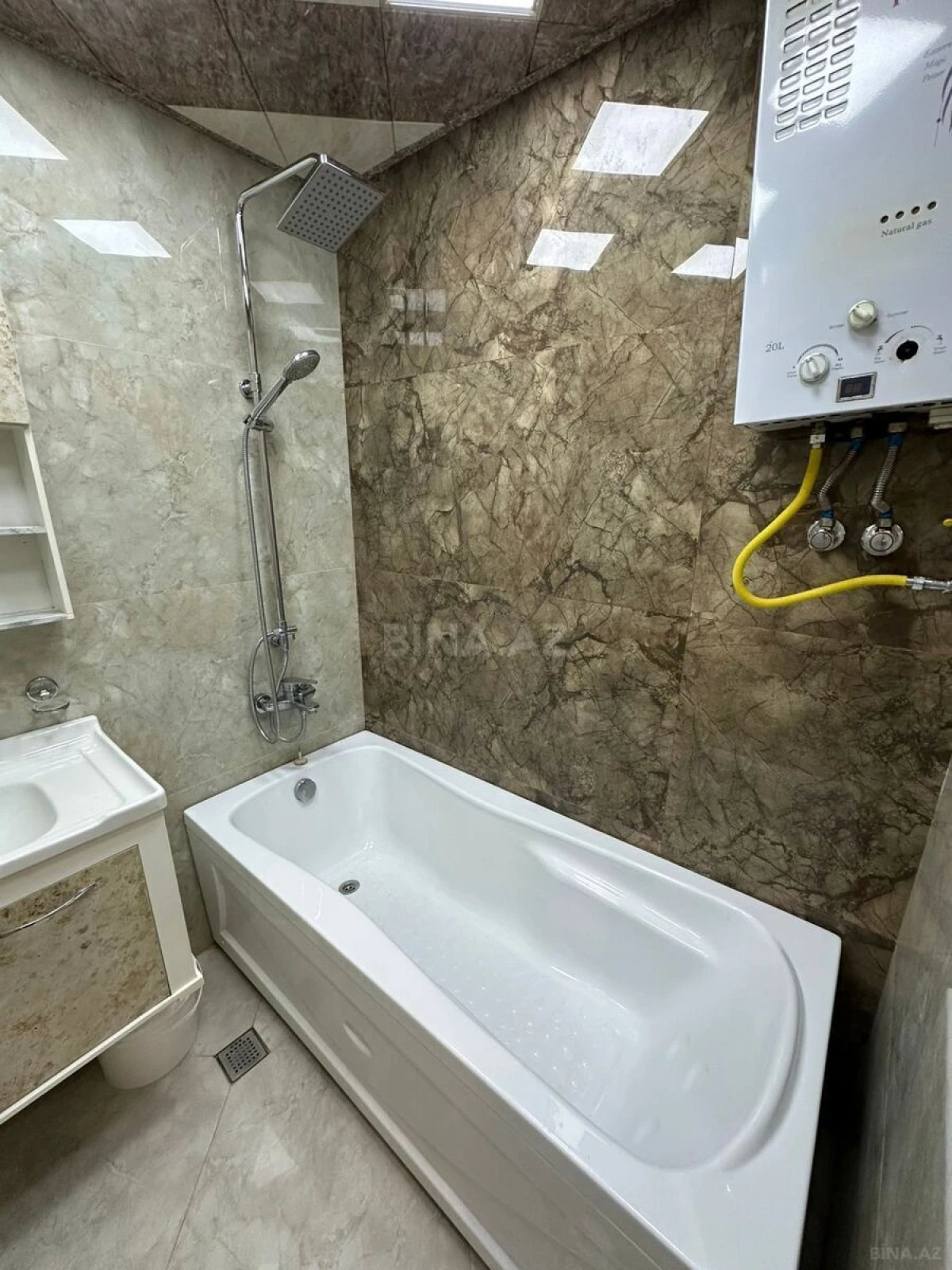 Satılır 2 otaqlı mənzil 60 m²