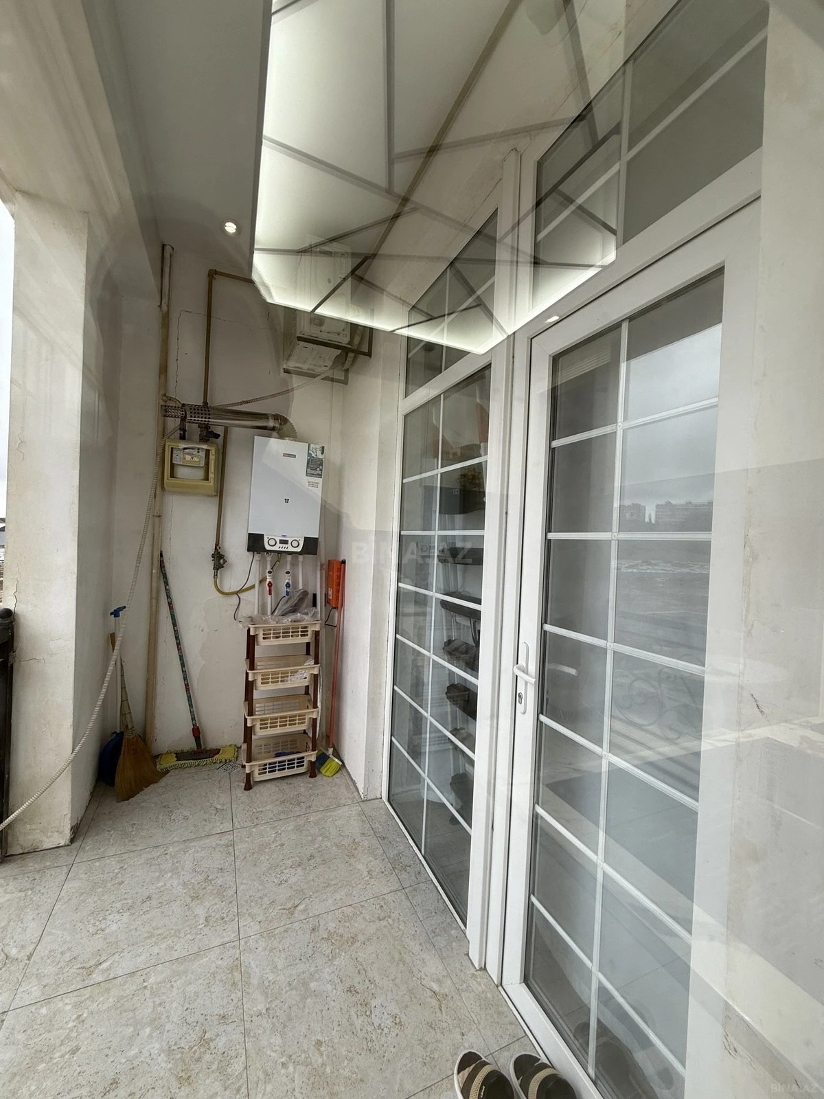 Satılır 2 otaqlı mənzil 71 m²