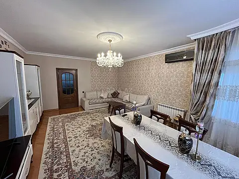 Satılır 3 otaqlı mənzil 135 m²