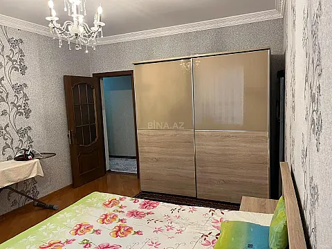 Satılır 3 otaqlı mənzil 135 m²