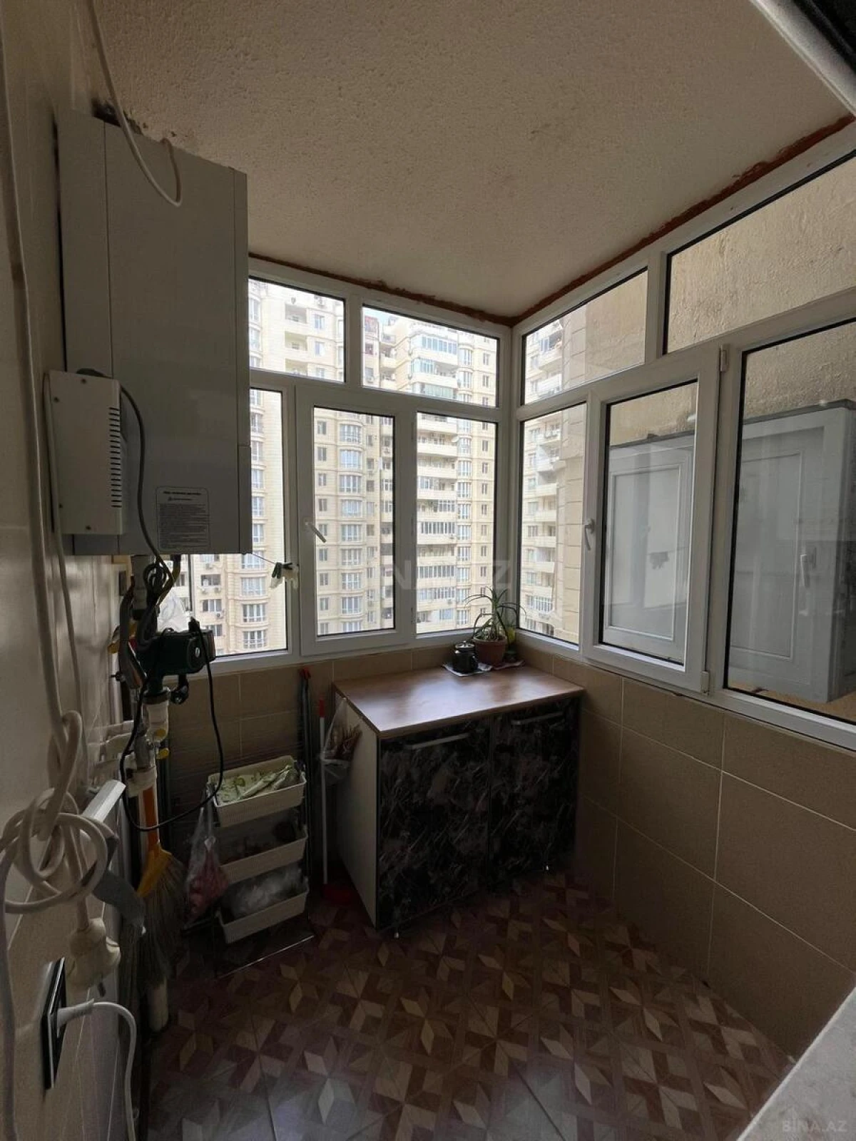 Satılır 3 otaqlı mənzil 135 m²