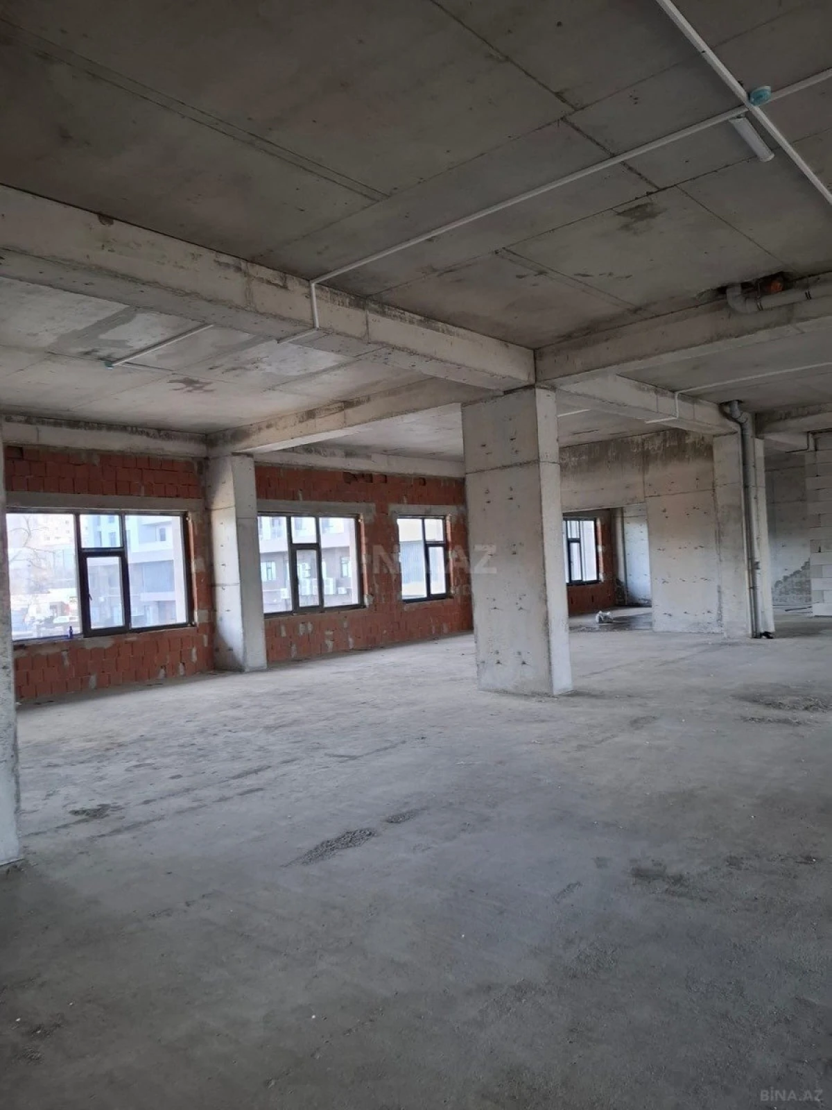 Satılır obyekt 600 m²