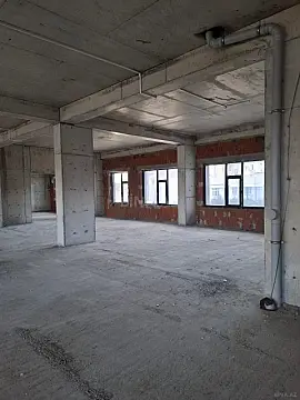 Satılır obyekt 600 m²