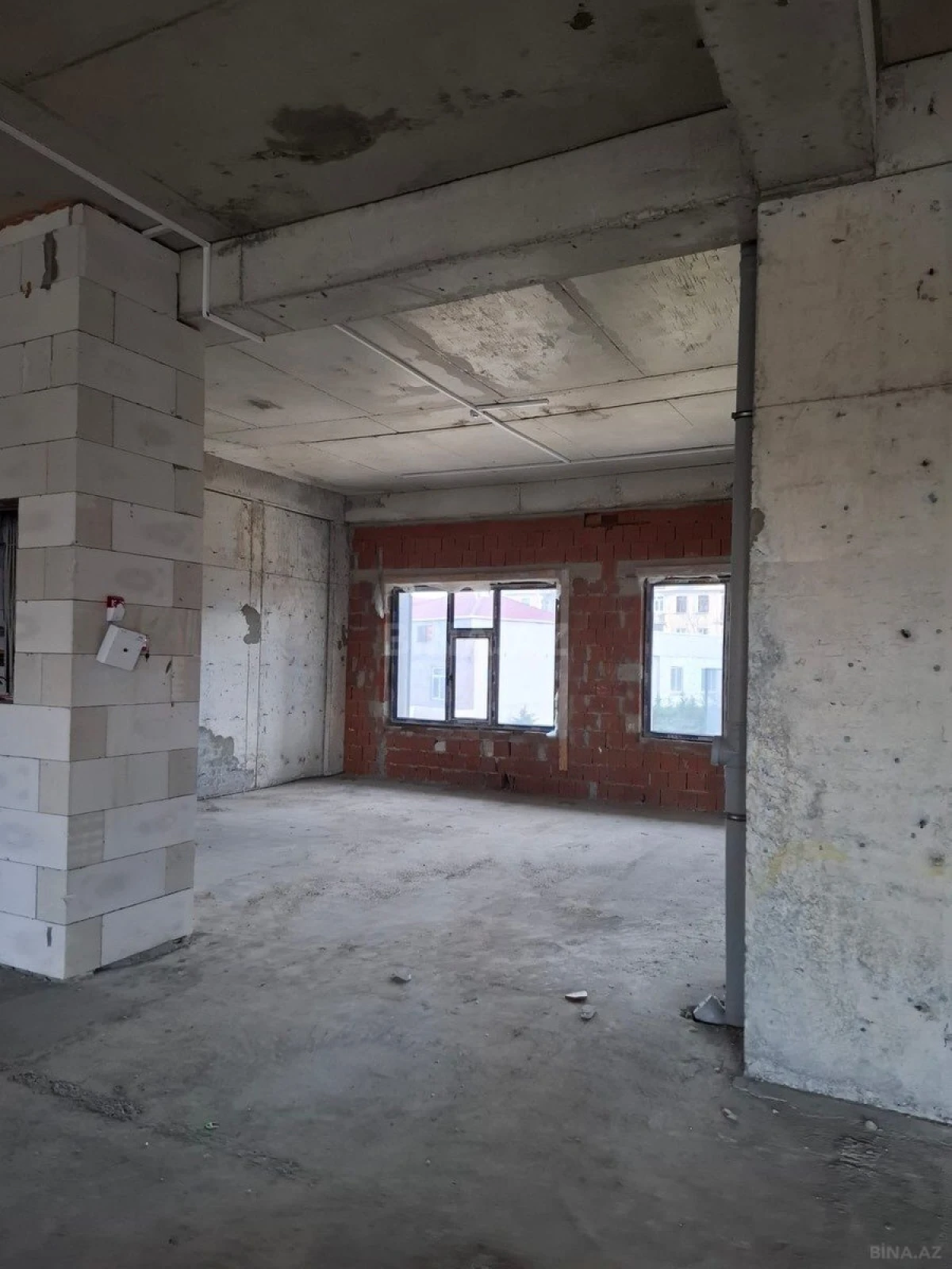 Satılır obyekt 600 m²