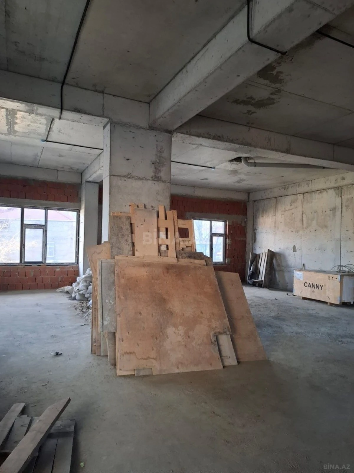 Satılır obyekt 600 m²