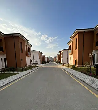 Satılır 5 otaqlı həyət evi 262 m²