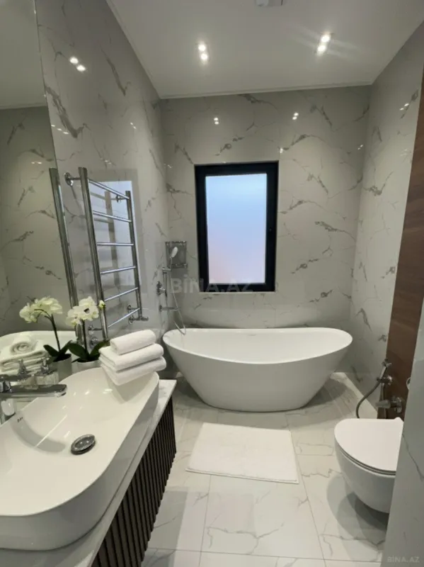 Satılır 5 otaqlı həyət evi 262 m²