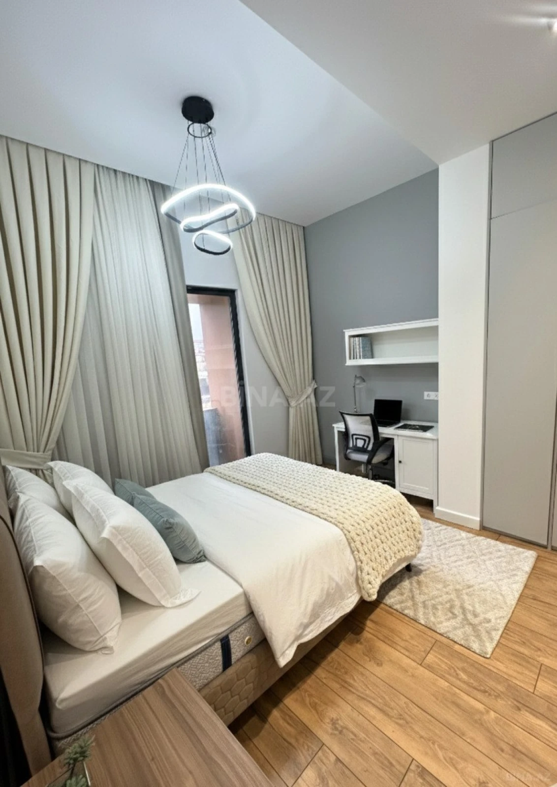 Satılır 5 otaqlı həyət evi 262 m²