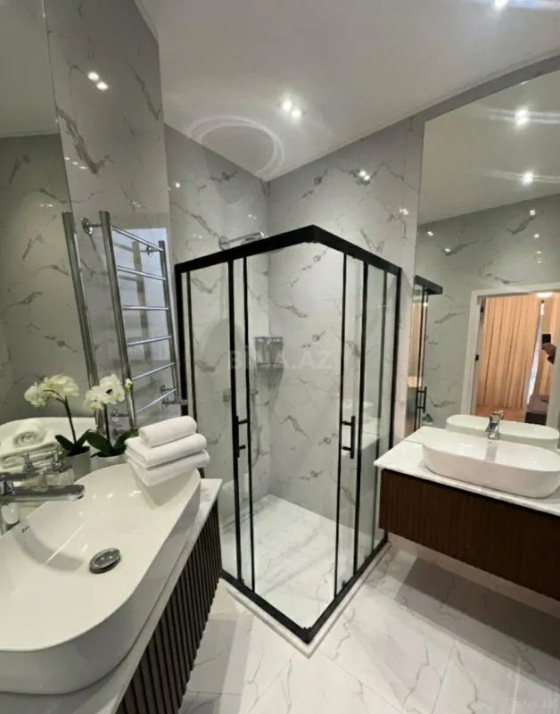 Satılır 5 otaqlı həyət evi 262 m²