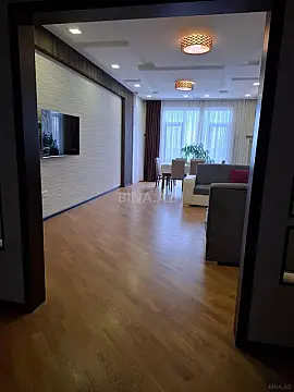 Satılır 3 otaqlı mənzil 156 m²