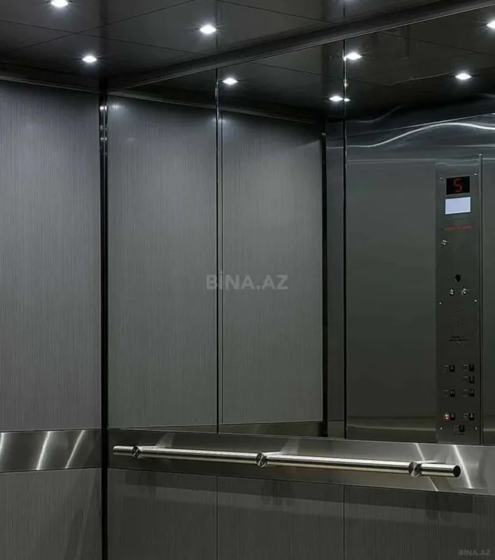 Satılır 3 otaqlı mənzil 136.4 m²