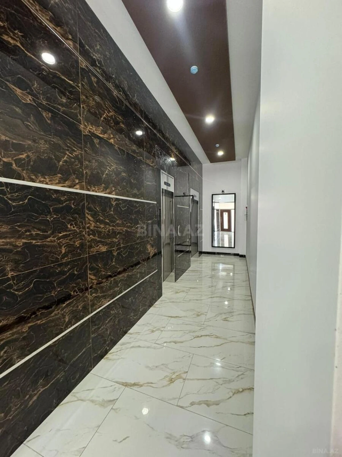 Satılır 3 otaqlı mənzil 136.4 m²