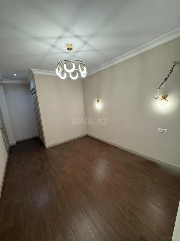 Satılır 3 otaqlı mənzil 151 m²