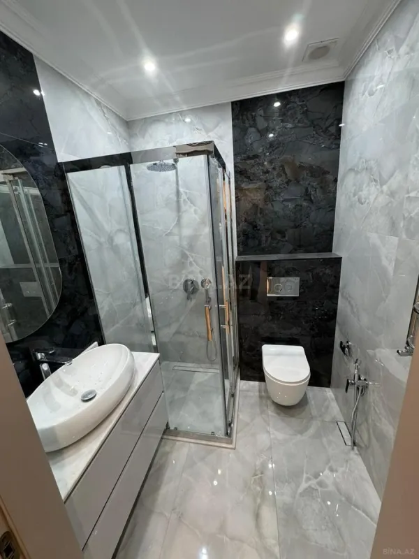 Satılır 3 otaqlı mənzil 151 m²