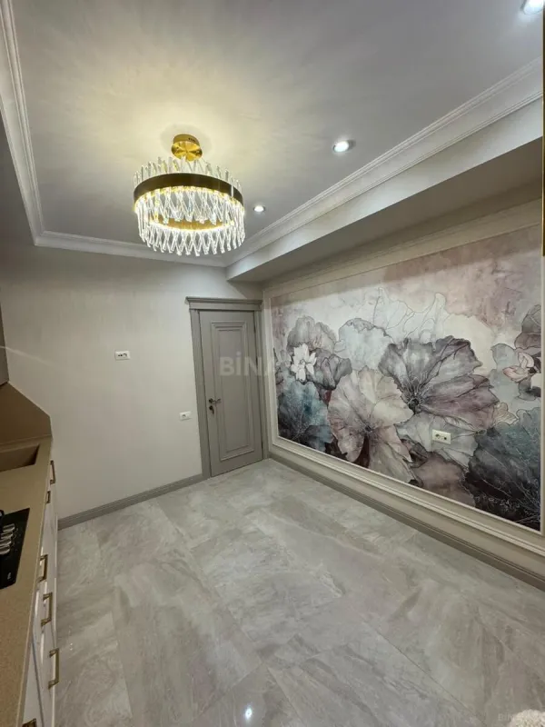 Satılır 3 otaqlı mənzil 151 m²