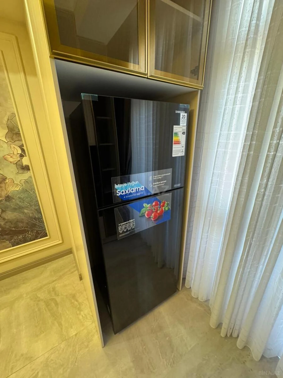 Satılır 3 otaqlı mənzil 151 m²