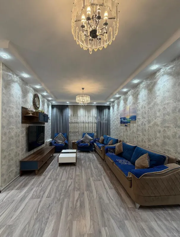 Satılır 4 otaqlı mənzil 149 m²