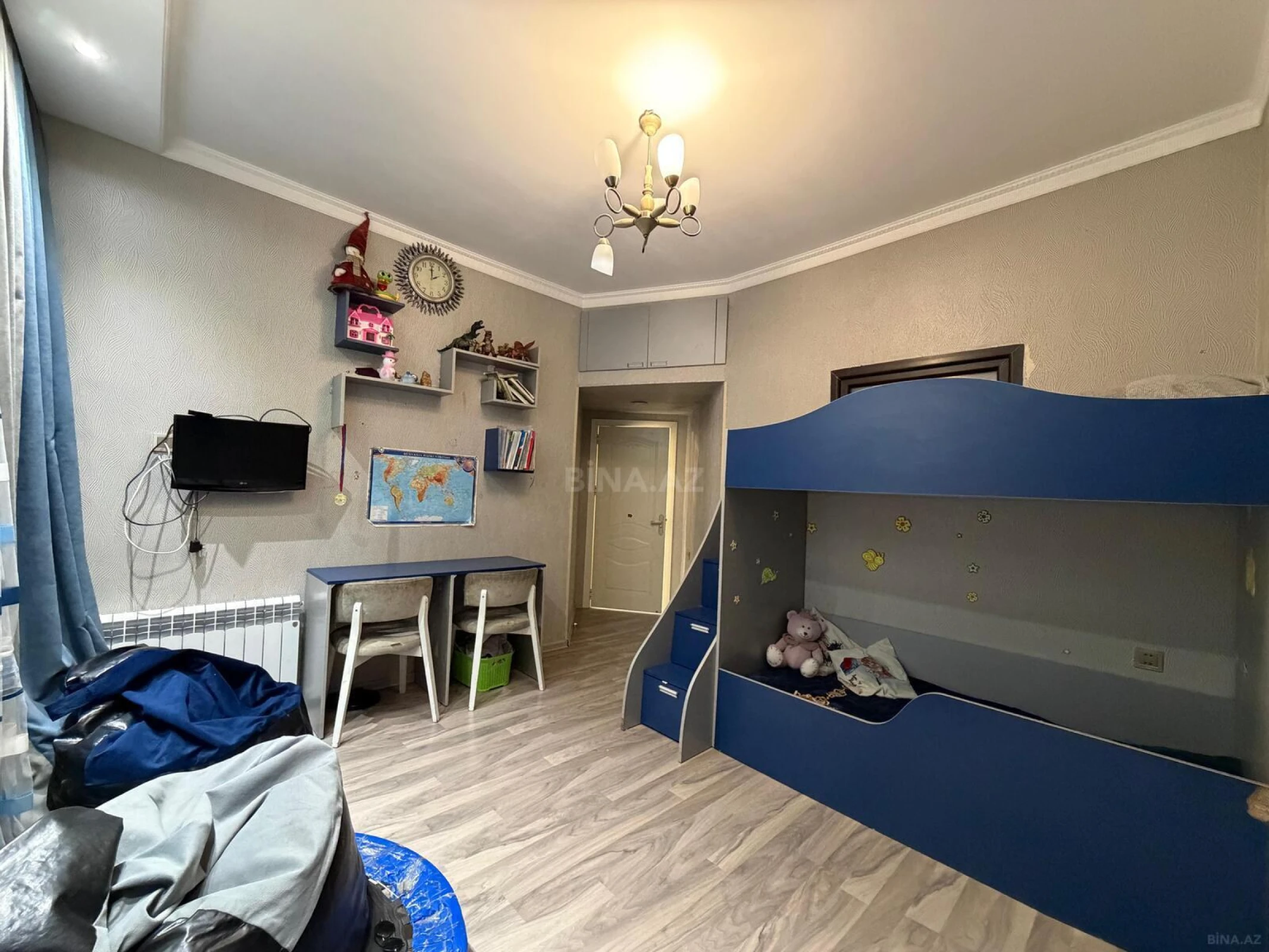 Satılır 4 otaqlı mənzil 149 m²