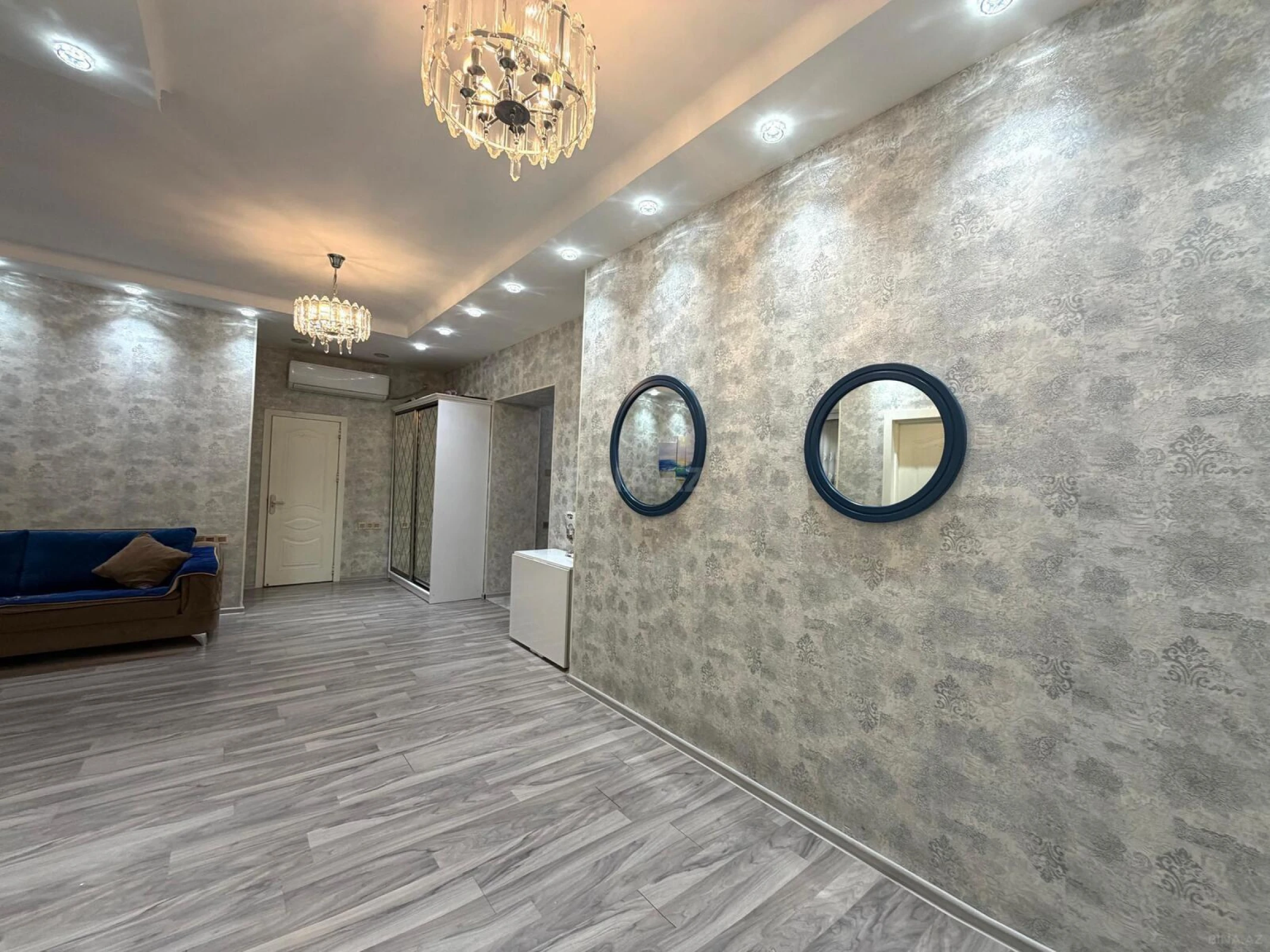 Satılır 4 otaqlı mənzil 149 m²