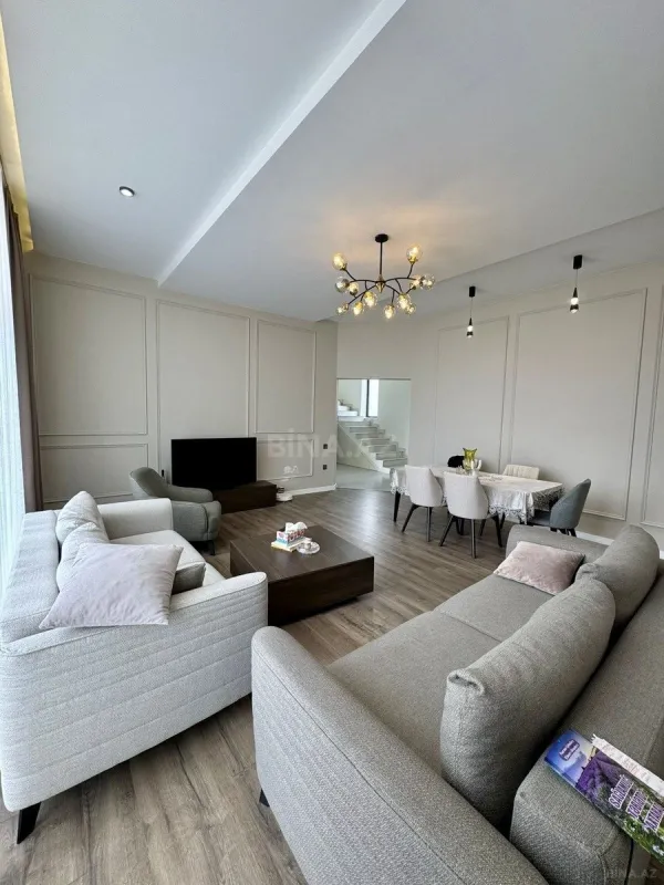 Satılır 5 otaqlı həyət evi 168 m²